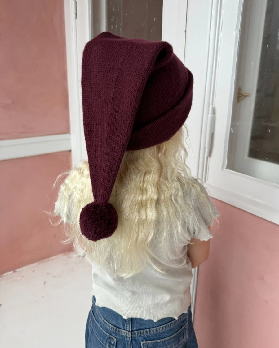 PetiteKnit Oslo hue Christmas Edition Sandnes Double Sunday 4372 Dyp Burgunder