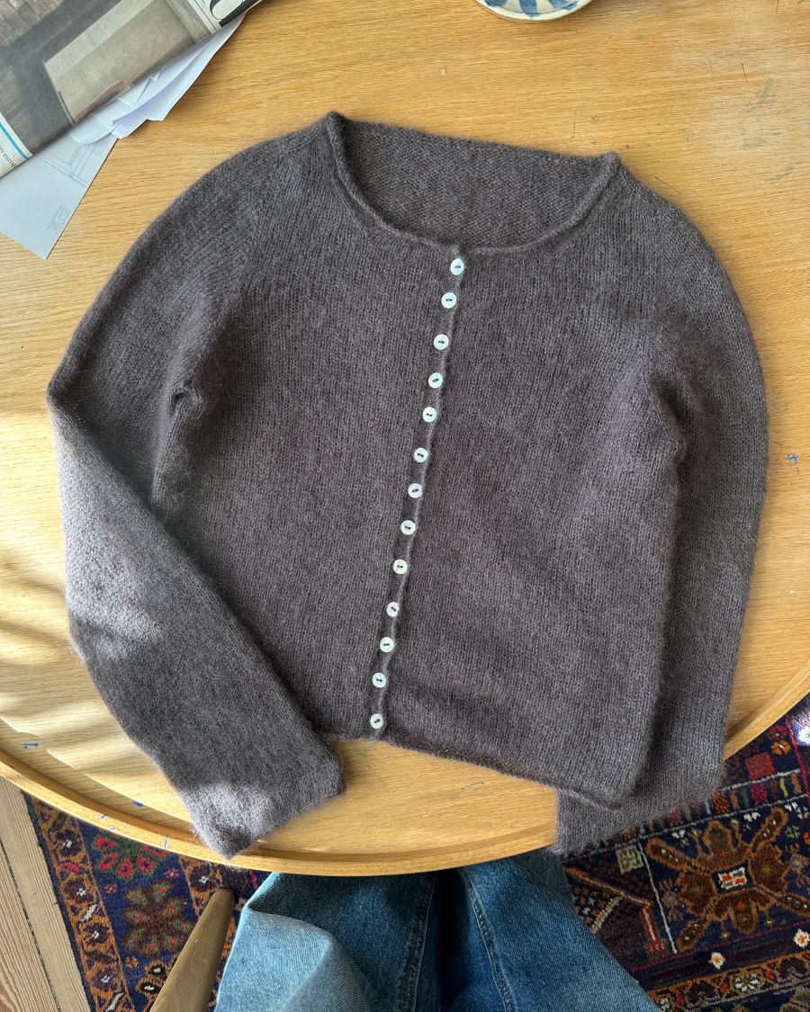 PetiteKnit Ivy cardigan Silk Mohair 23 masker