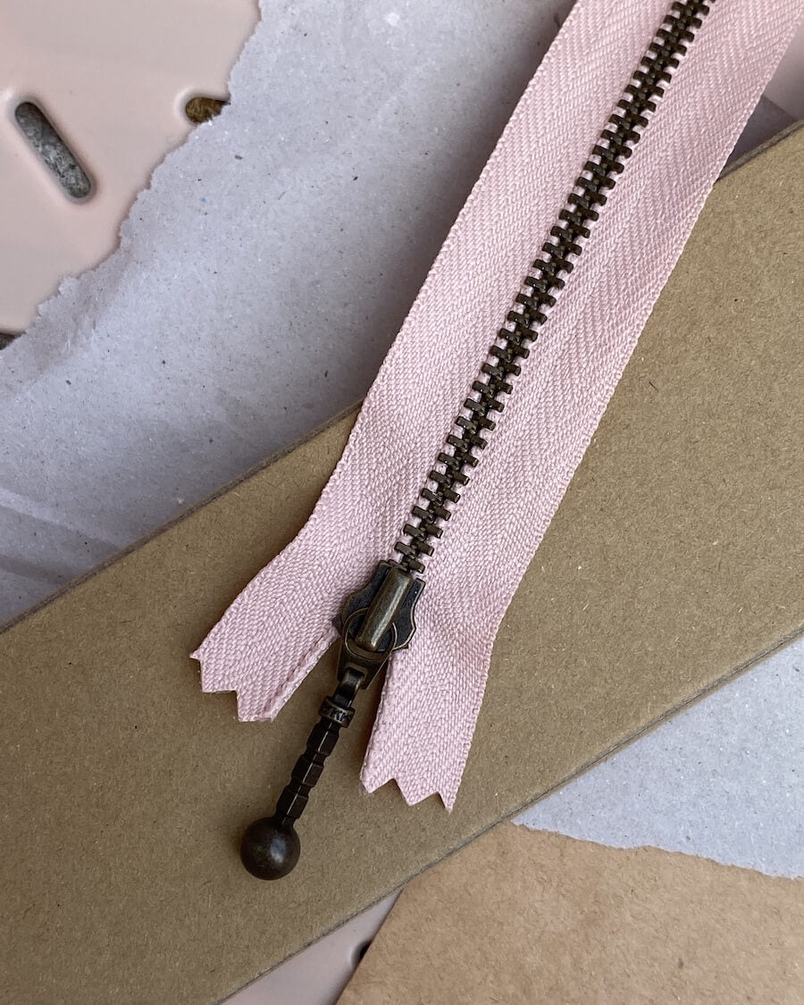 Petiteknit Lynlås 17 cm Pudderrosa 