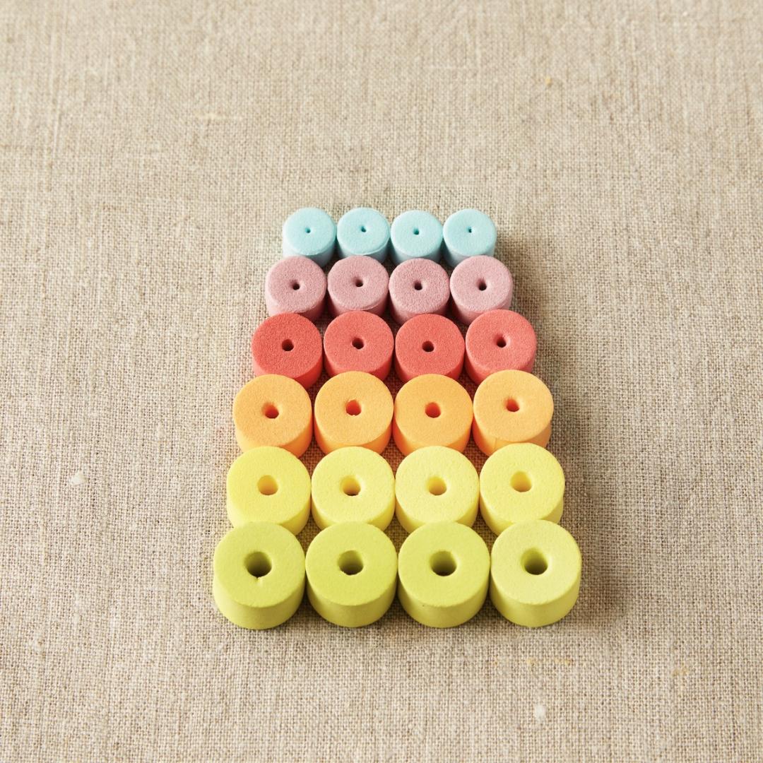Cocoknits Farverige Colorful Stitch Stoppers