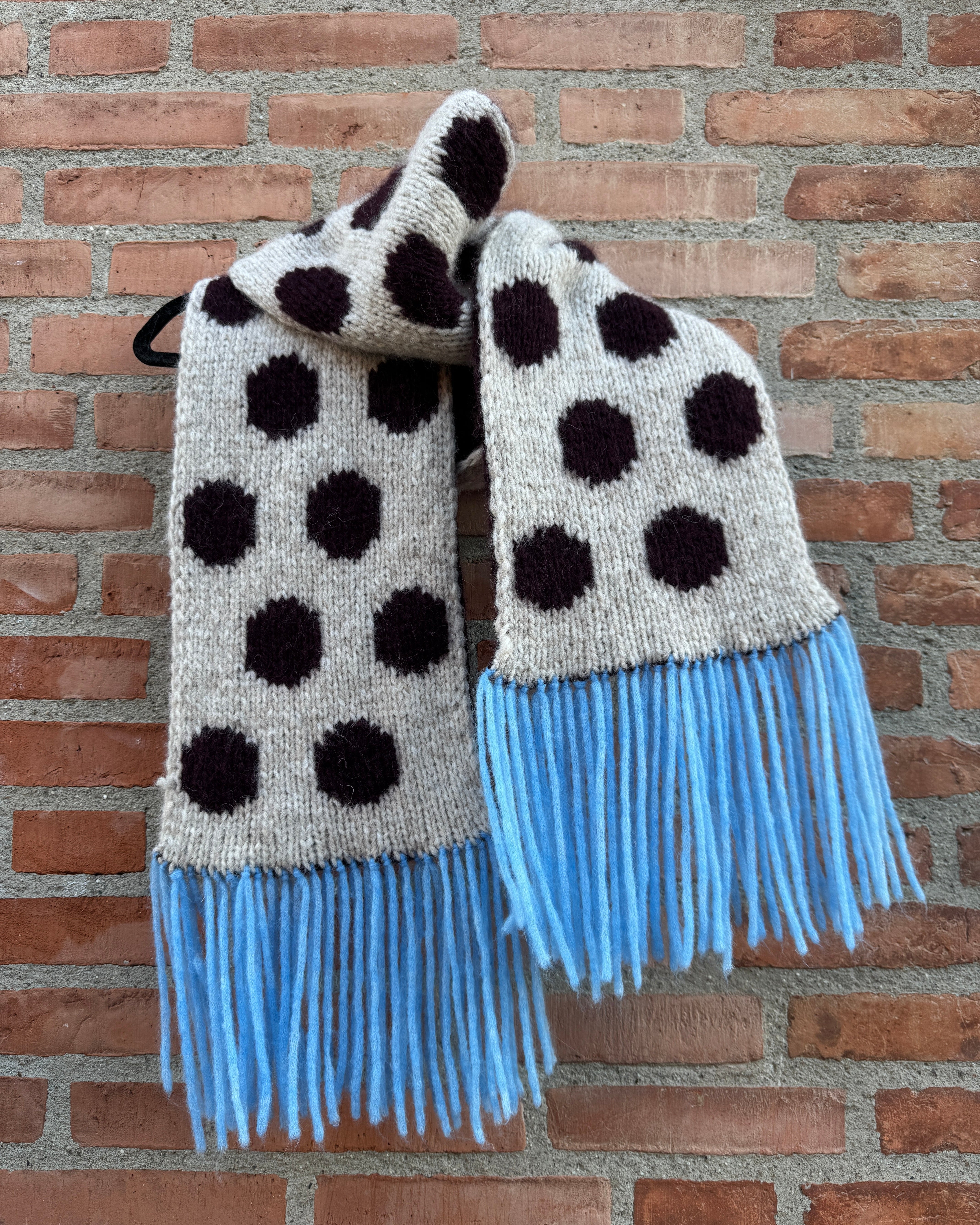 Big Dot Scarf Strikkeopskrift