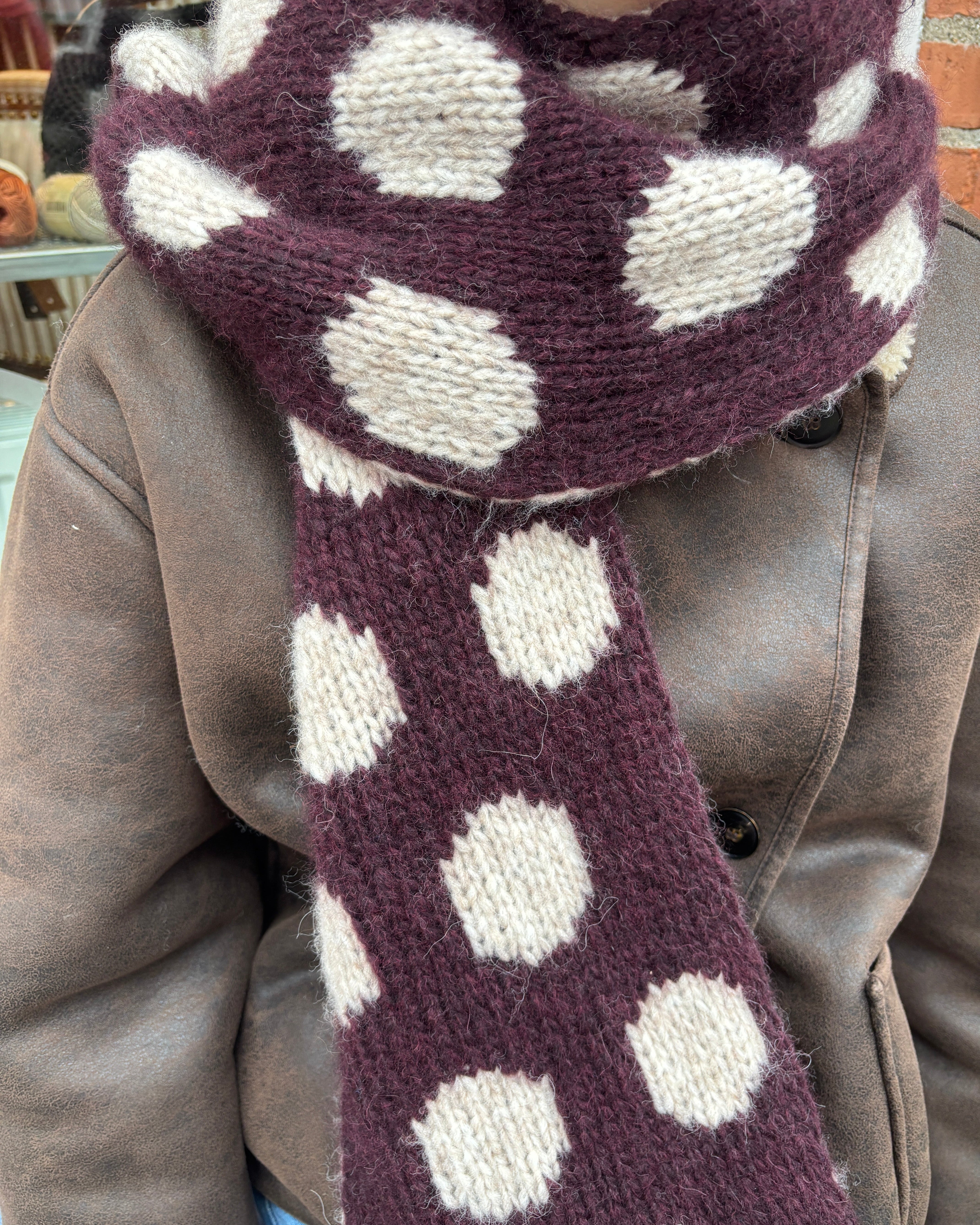 Big Dot Scarf Strikkeopskrift