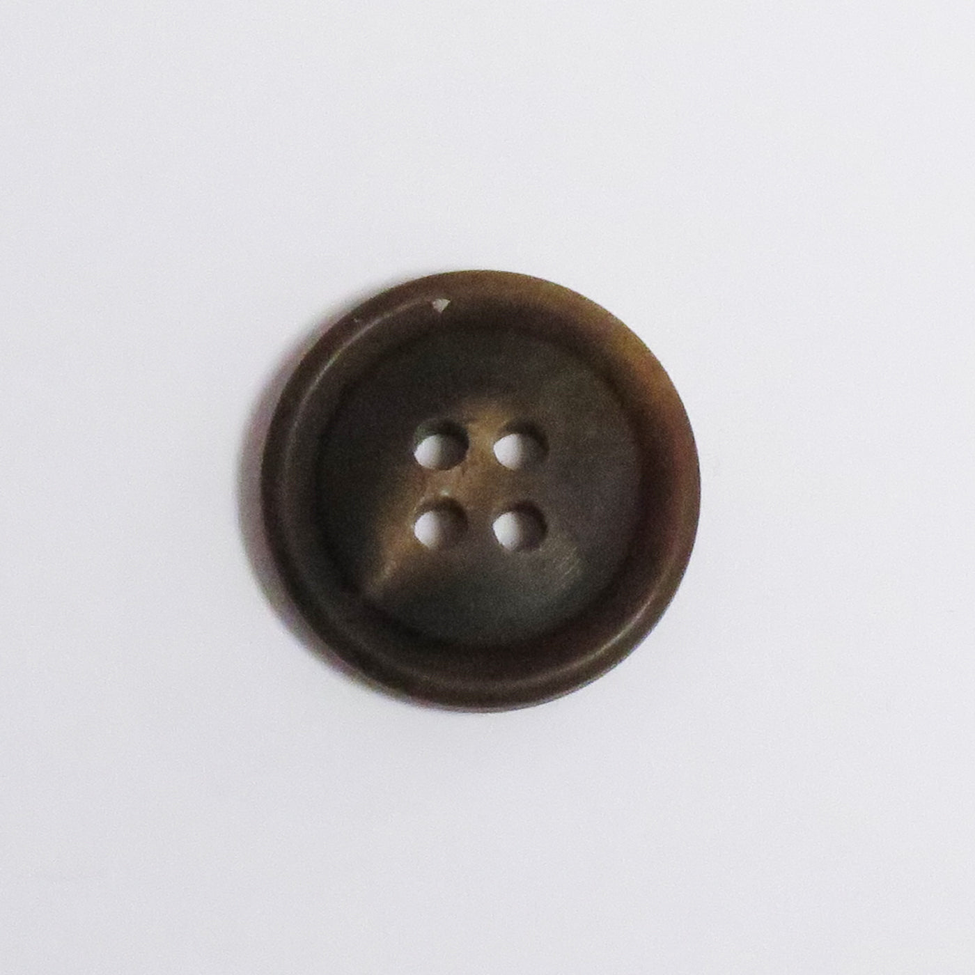 4 hul 18mm_28 Brun_Beige Horn mat 