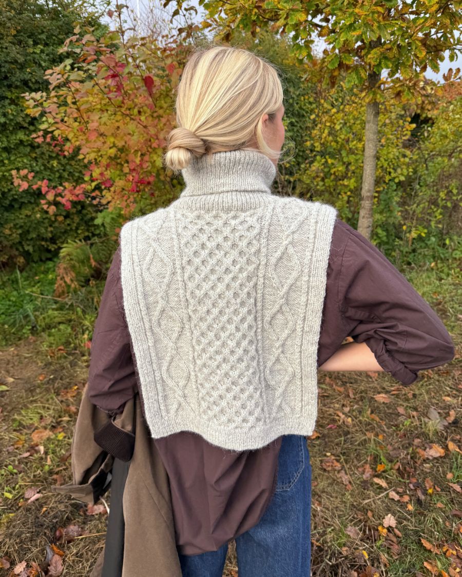 PetiteKnit Dagmar Neck Sandnes Tynn Peer Gynt _ Tynn Silk Mohair _ Atlas Isager Alpaca 1 Silk Mohair _ 2-trådet fra Tippen