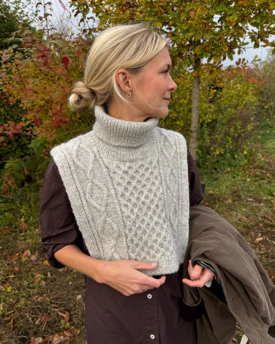 PetiteKnit Dagmar Neck Sandnes Tynn Peer Gynt _ Tynn Silk Mohair _ Atlas Isager Alpaca 1 Silk Mohair _ 2-trådet fra Tippen