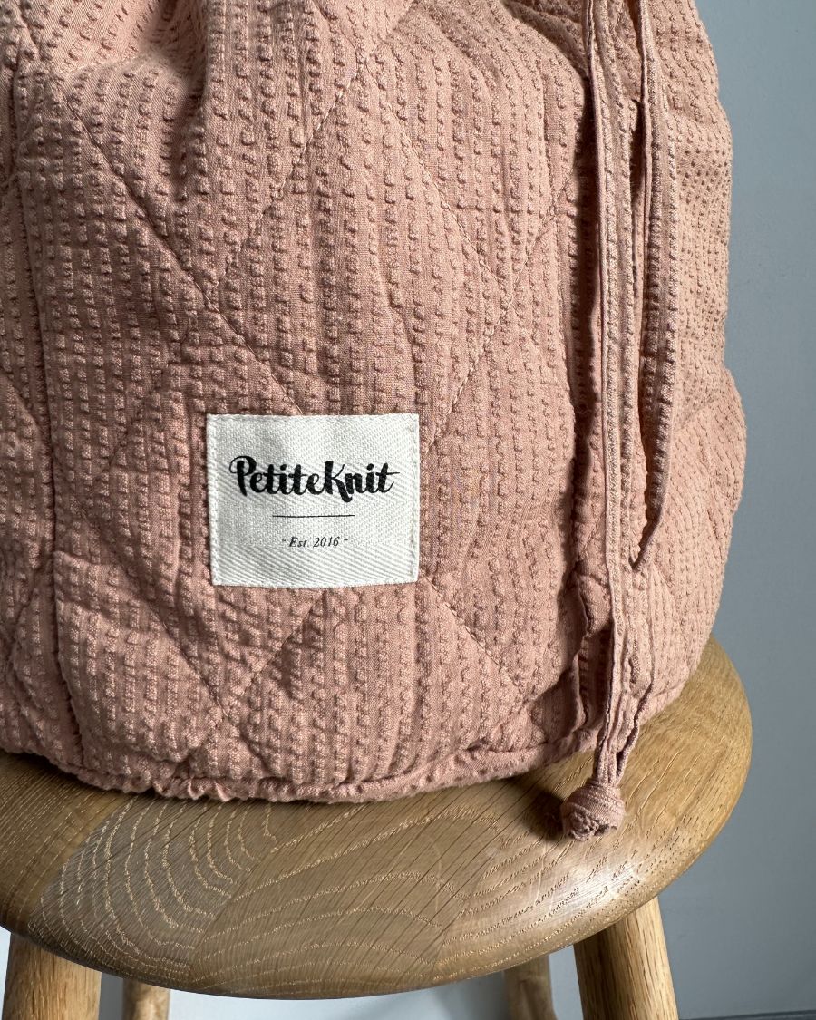 Get Your Knit Together Bag Grand - Praline Seersucker