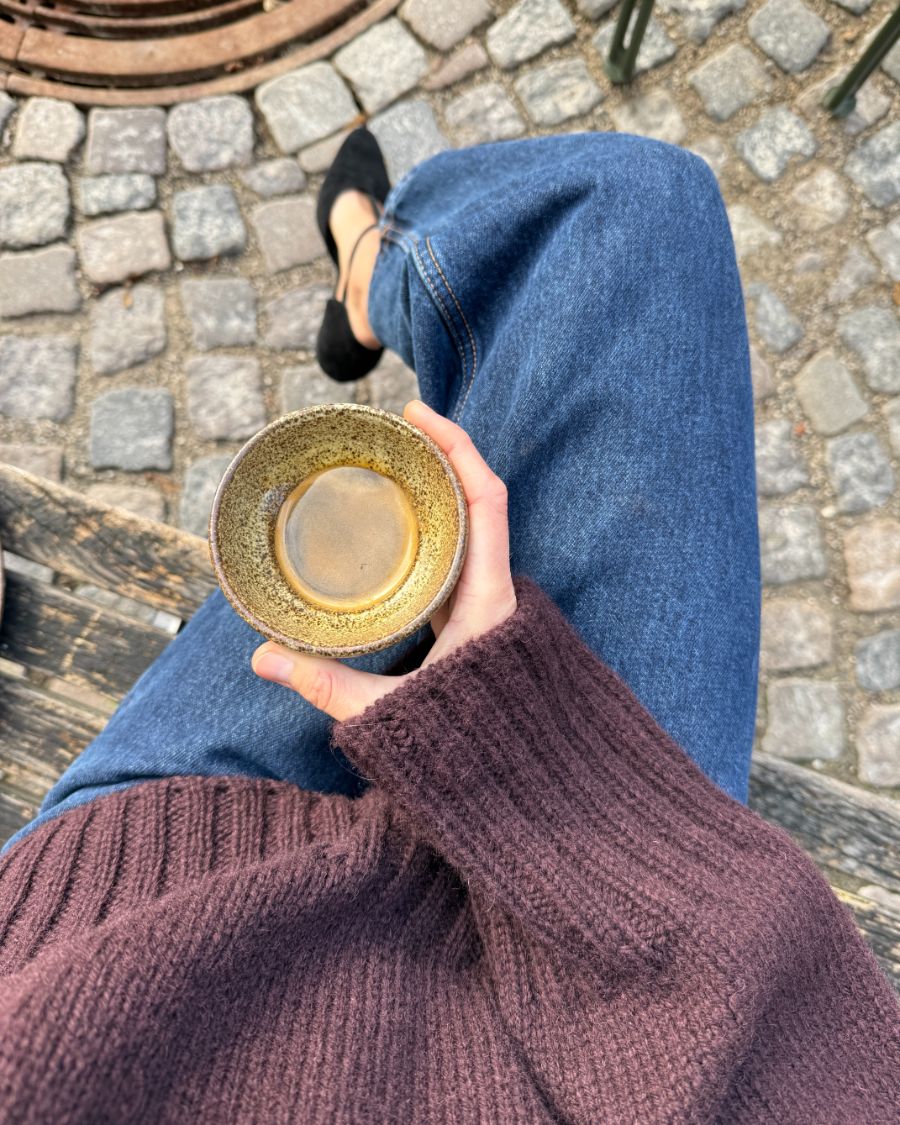 PetiteKnit Hannah Sweater V-neck Sandnes Atlas 4682 Velvet Fig 18 masker 