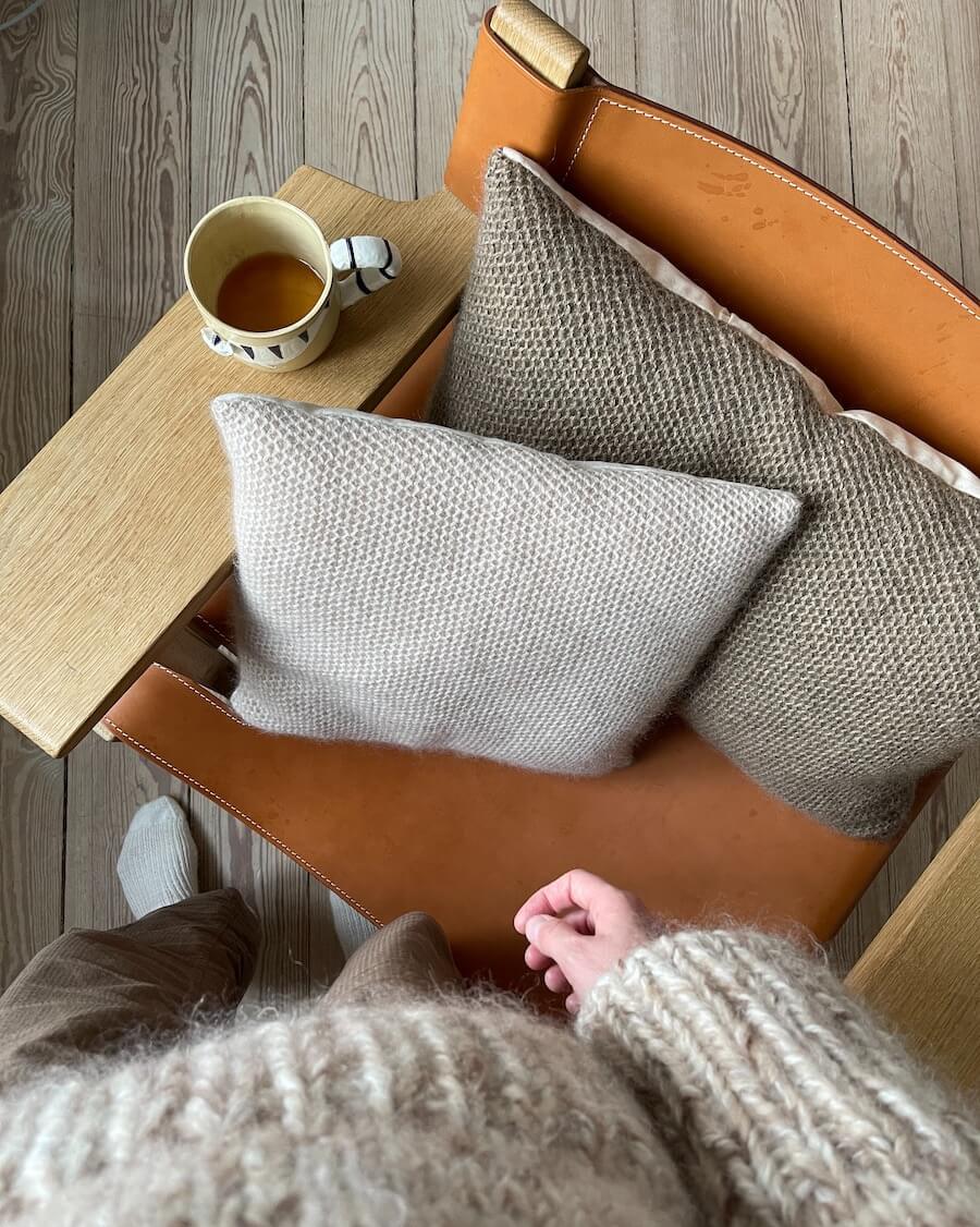 PetiteKnit Honey Pillow 40x40 5