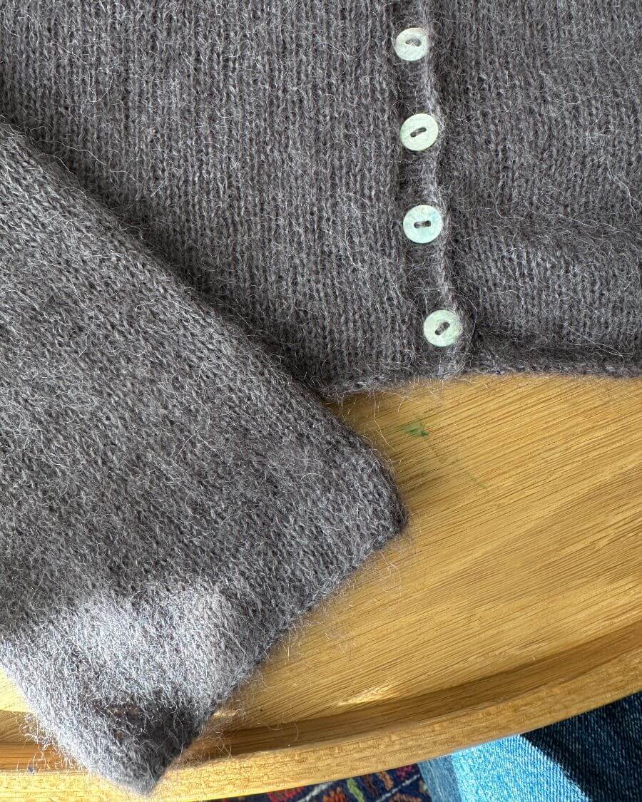 PetiteKnit Ivy cardigan Silk Mohair 23 masker